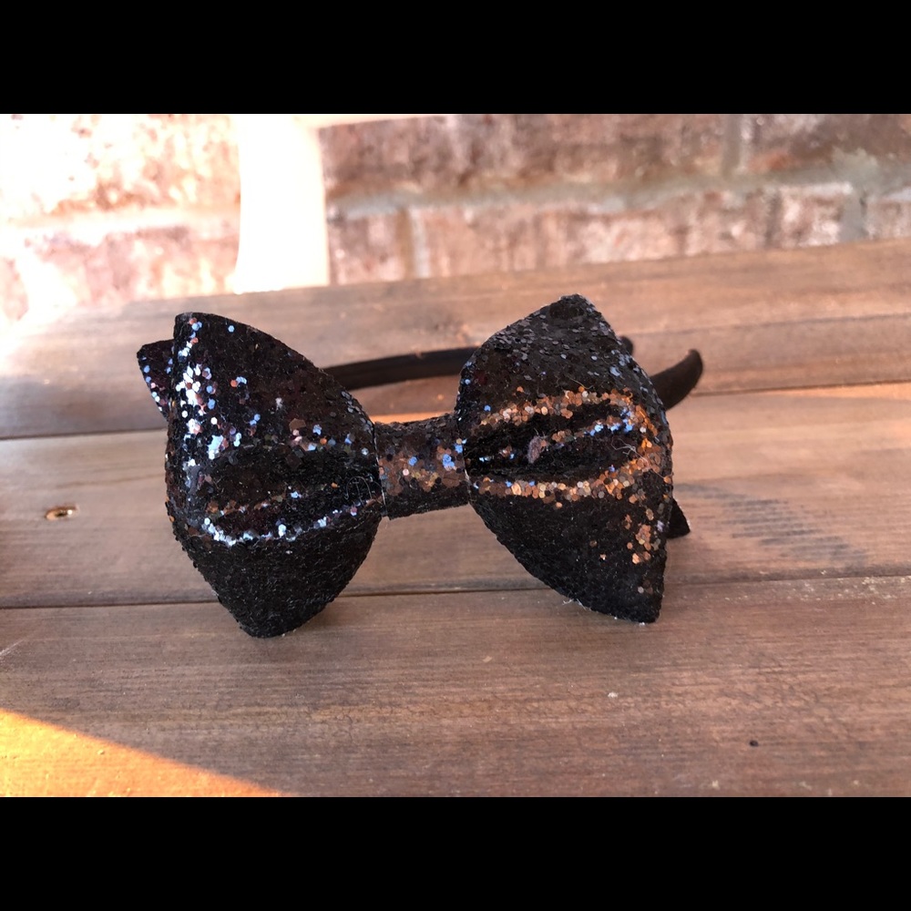 Black Sparkly Bow headband :)